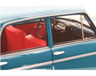 Fiat 1100D 1962-66 Blu Laudoracing 1:18 Resinemodell (Türen, Motorhaube... nicht zu öffnen!)